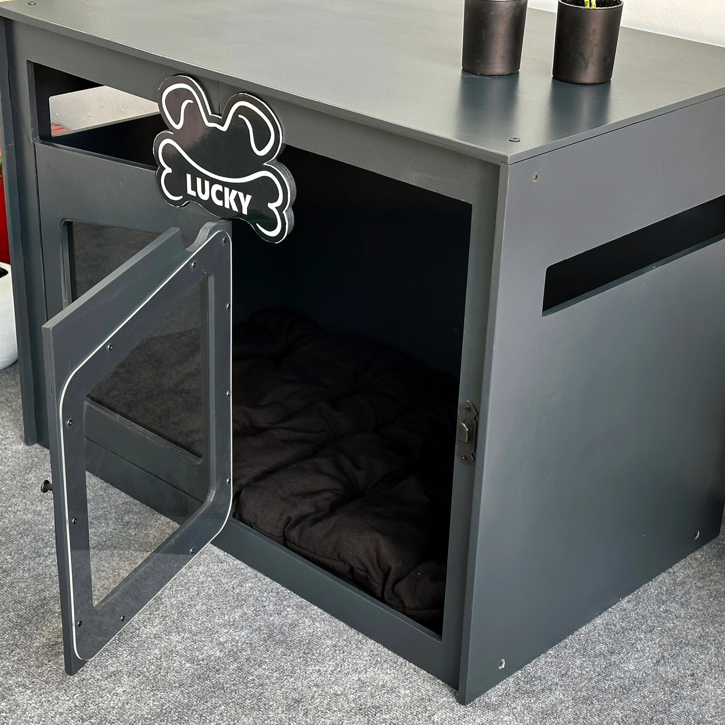 Hundehütte Pawloft Dunkelgrau aus Holz mit personalisiertem Namensschild & Kissen