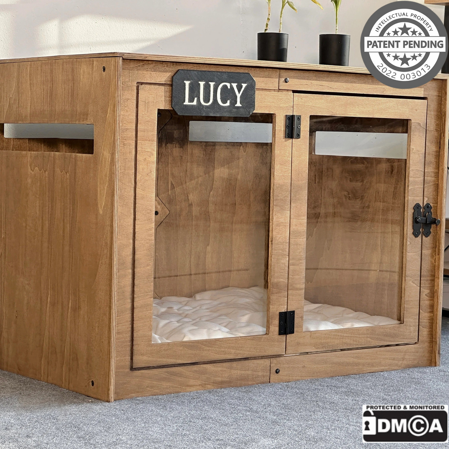 Hundehütte Belano Walnuss aus Holz mit personalisiertem Namensschild & Kissen